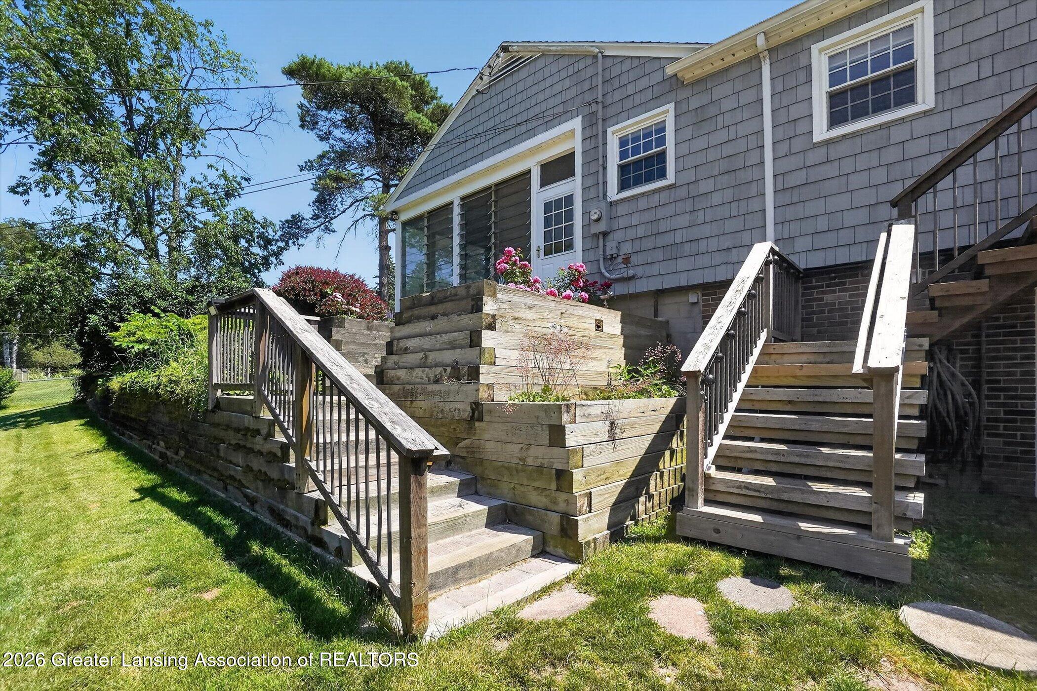 4426 Barton Road Lansing, MI 48917 - Photo 55 of 72 53-4426-Barton-Rd-Windowstill-Photograph