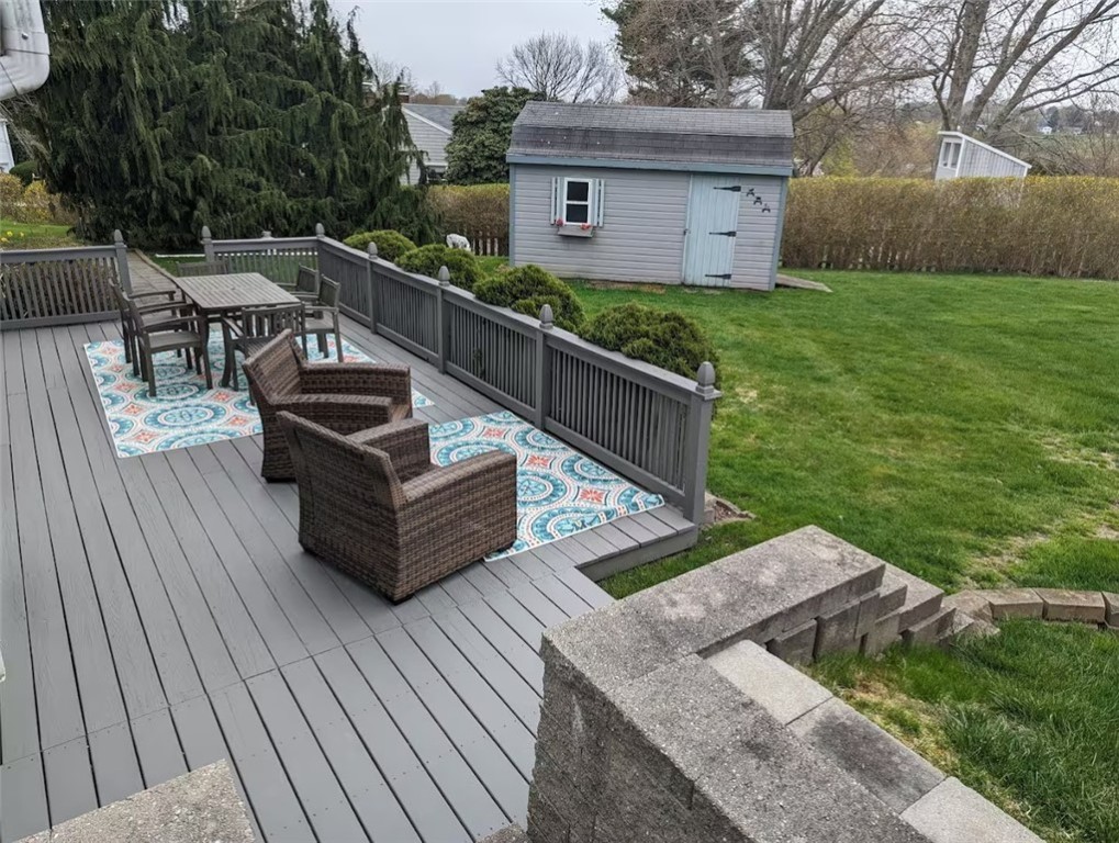 24 Longmeadow Avenue Middletown, RI 02842 - Photo 2 of 11