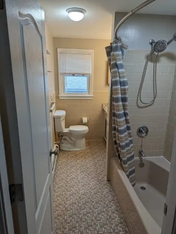 $4,200 | 24 Longmeadow Avenue, Middletown, RI 02842