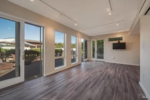 $2,995,000 | 280 Long Acres Place, Healdsburg, CA 95448