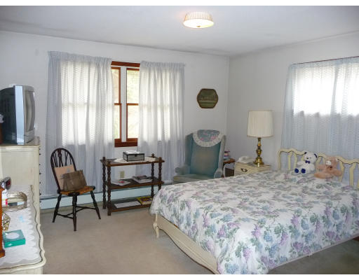27 South Shore Road Webster, MA 01570 - Photo 12 of 26 Gallery Image 12