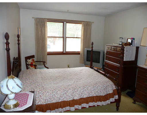 27 South Shore Road Webster, MA 01570 - Photo 14 of 26 Gallery Image 14