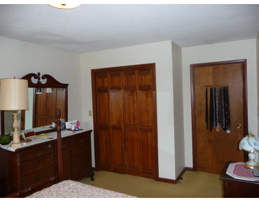27 South Shore Road Webster, MA 01570 - Photo 15 of 26 Gallery Image 15