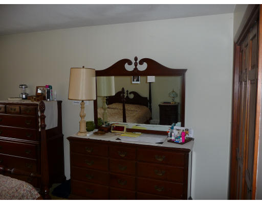 27 South Shore Road Webster, MA 01570 - Photo 16 of 26 Gallery Image 16