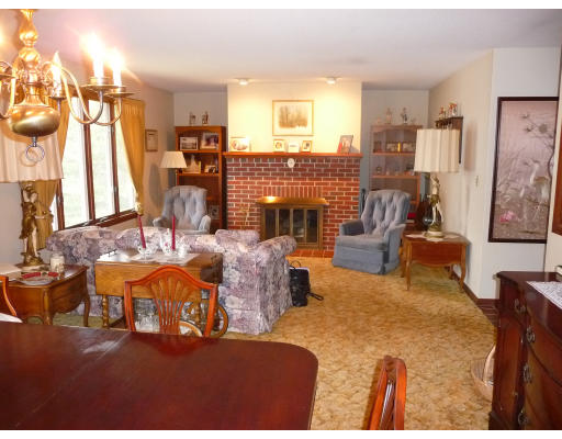27 South Shore Road Webster, MA 01570 - Photo 8 of 26 Gallery Image 8