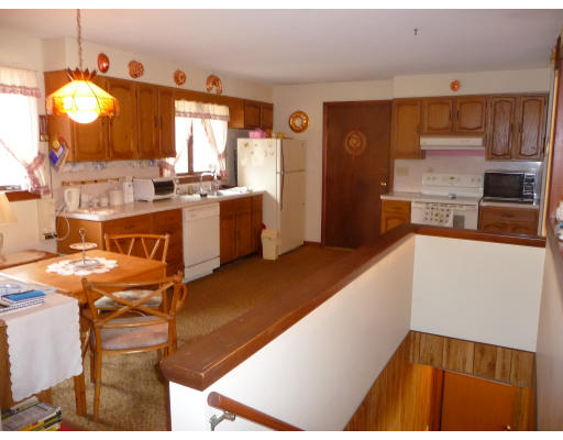 27 South Shore Road Webster, MA 01570 - Photo 9 of 26 Gallery Image 9