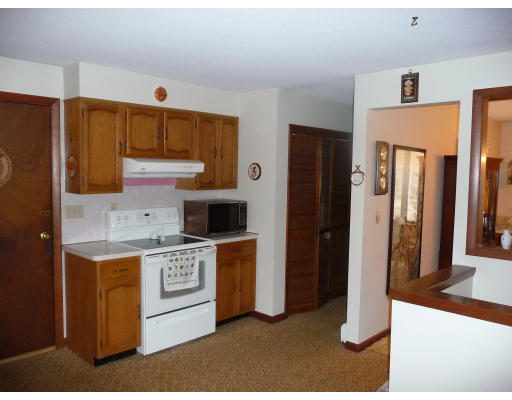 27 South Shore Road Webster, MA 01570 - Photo 10 of 26 Gallery Image 10