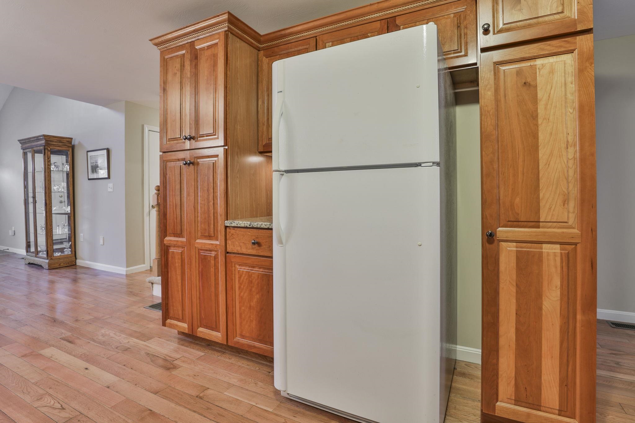 61 Brookview Road Windham, NH 03087 - Photo 4 of 39