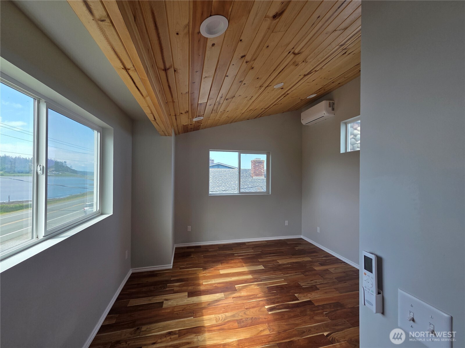 2629 West Beach Road Oak Harbor, WA 98277 - Photo 16 of 18
