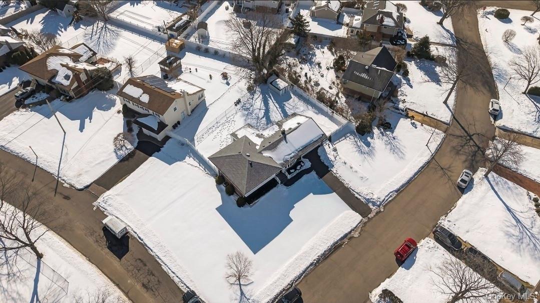 8 White Birch Lane Commack, NY 11725 - Photo 34 of 37