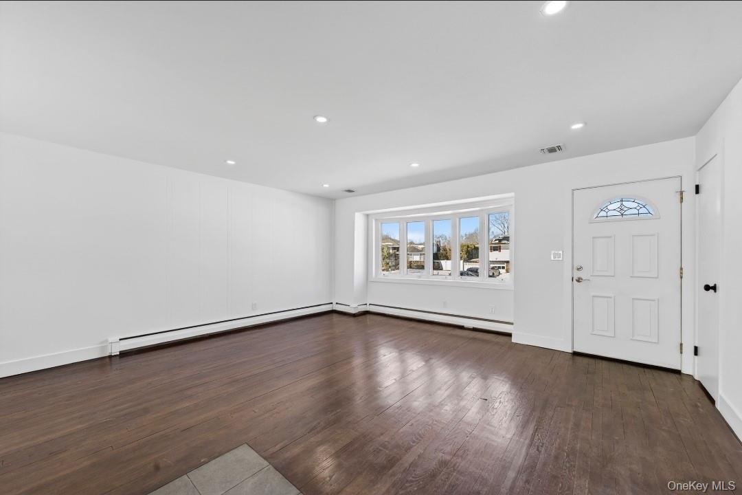 8 White Birch Lane Commack, NY 11725 - Photo 9 of 37