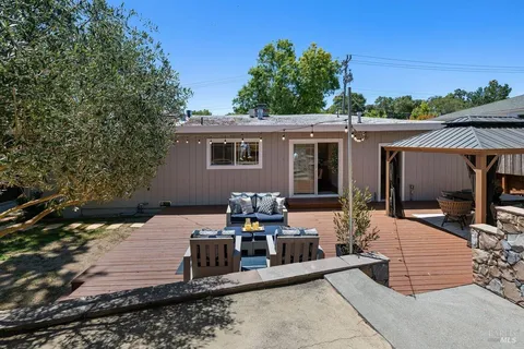 $989,000 | 1230 Cambridge Street, Novato, CA 94947