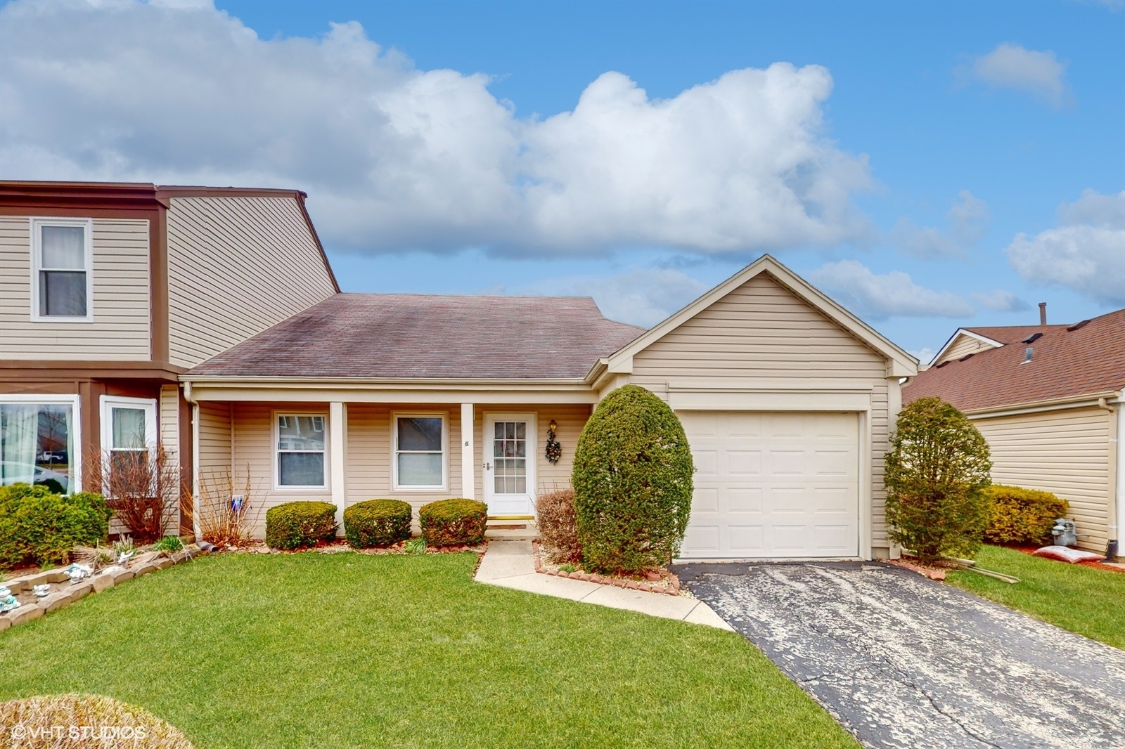 6 Sandhurst Road Mundelein, IL 60060 - Photo 1 of 21 Gallery Image 1