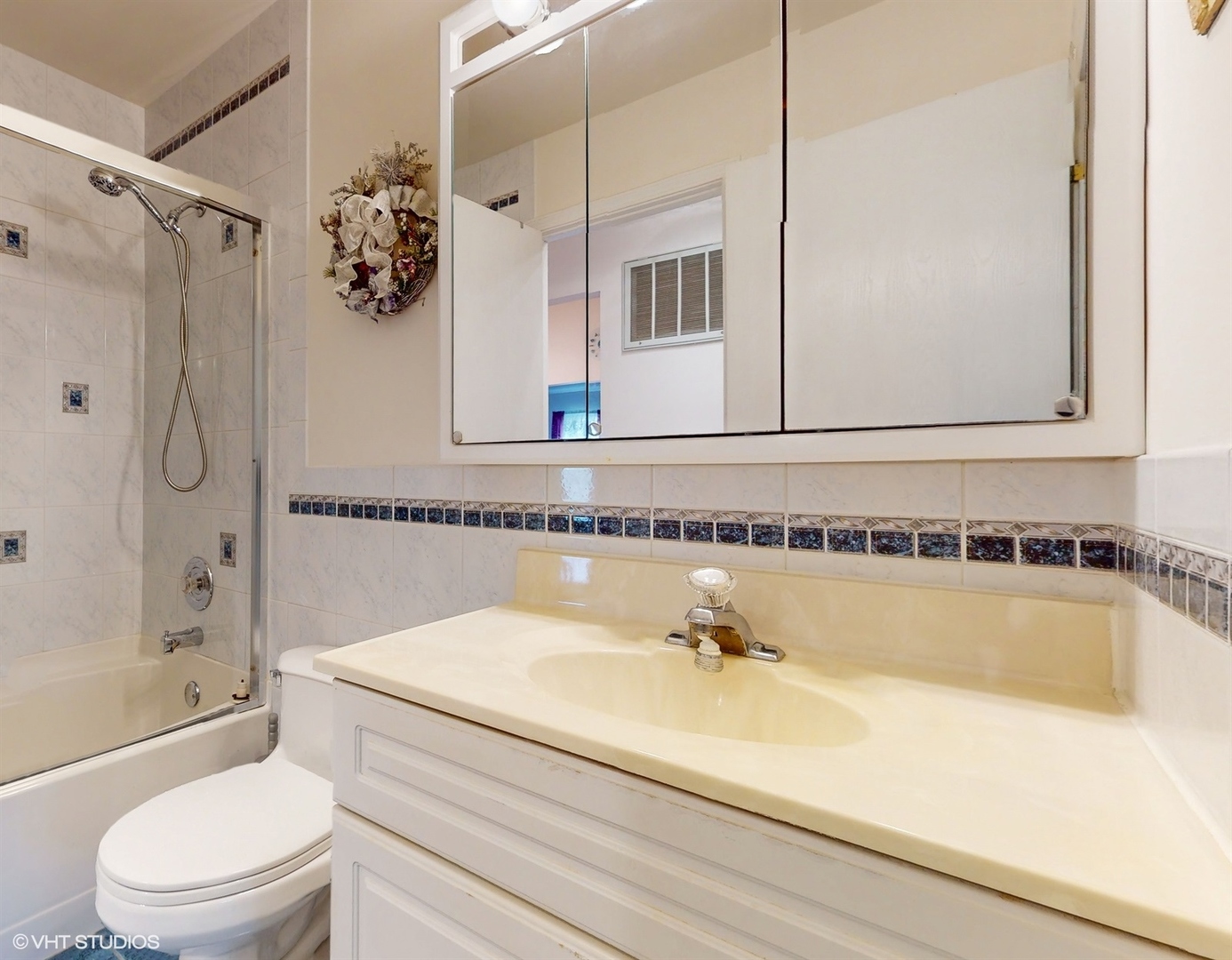 6 Sandhurst Road Mundelein, IL 60060 - Photo 17 of 21 Gallery Image 17