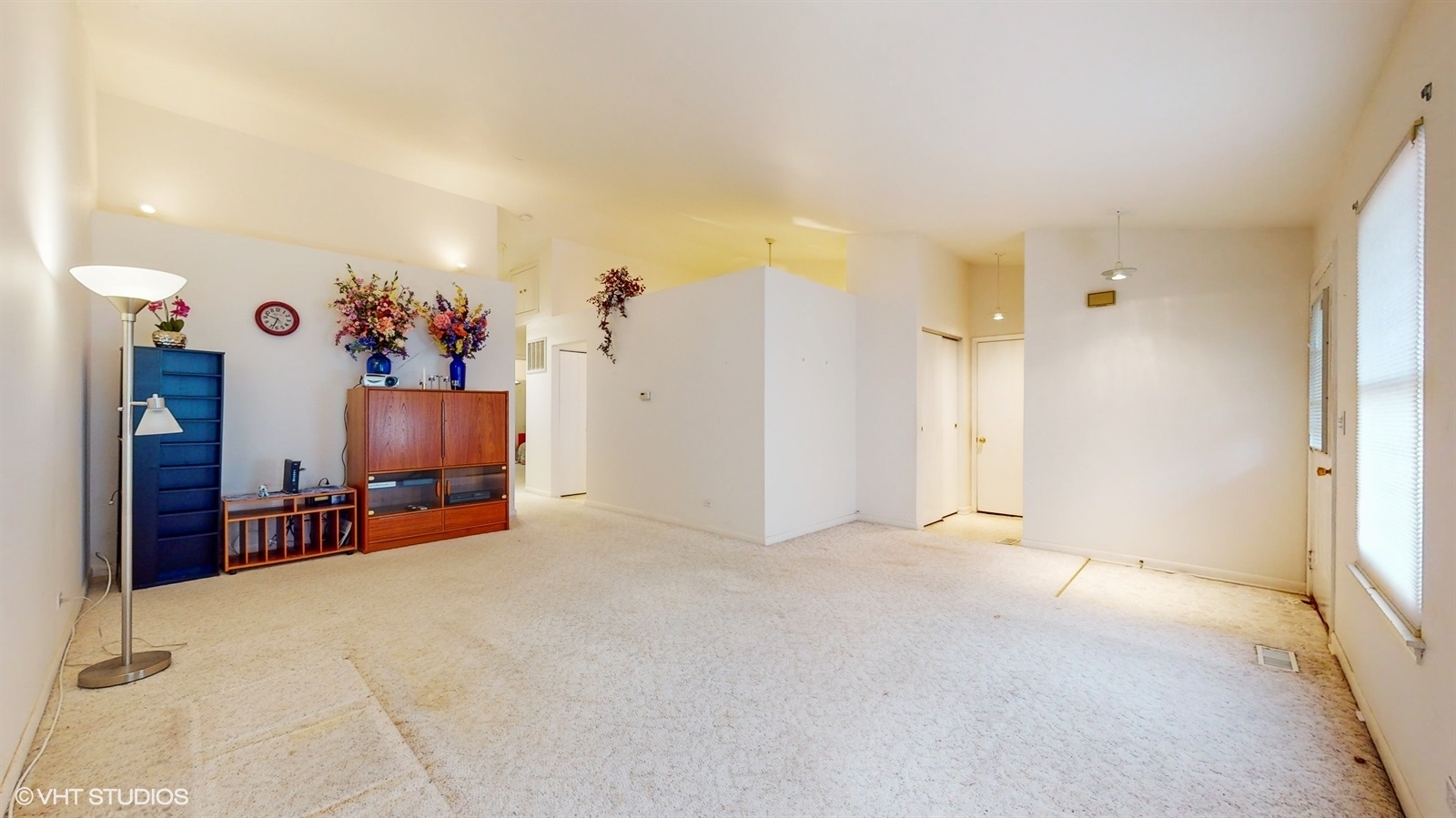 6 Sandhurst Road Mundelein, IL 60060 - Photo 4 of 21 Gallery Image 4