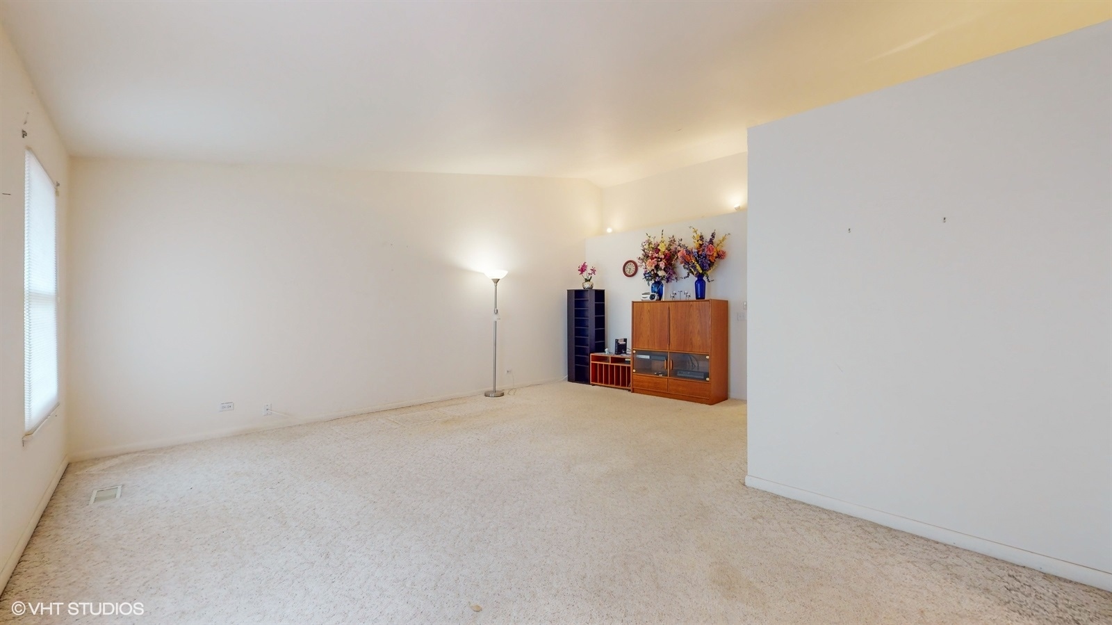 6 Sandhurst Road Mundelein, IL 60060 - Photo 5 of 21 Gallery Image 5