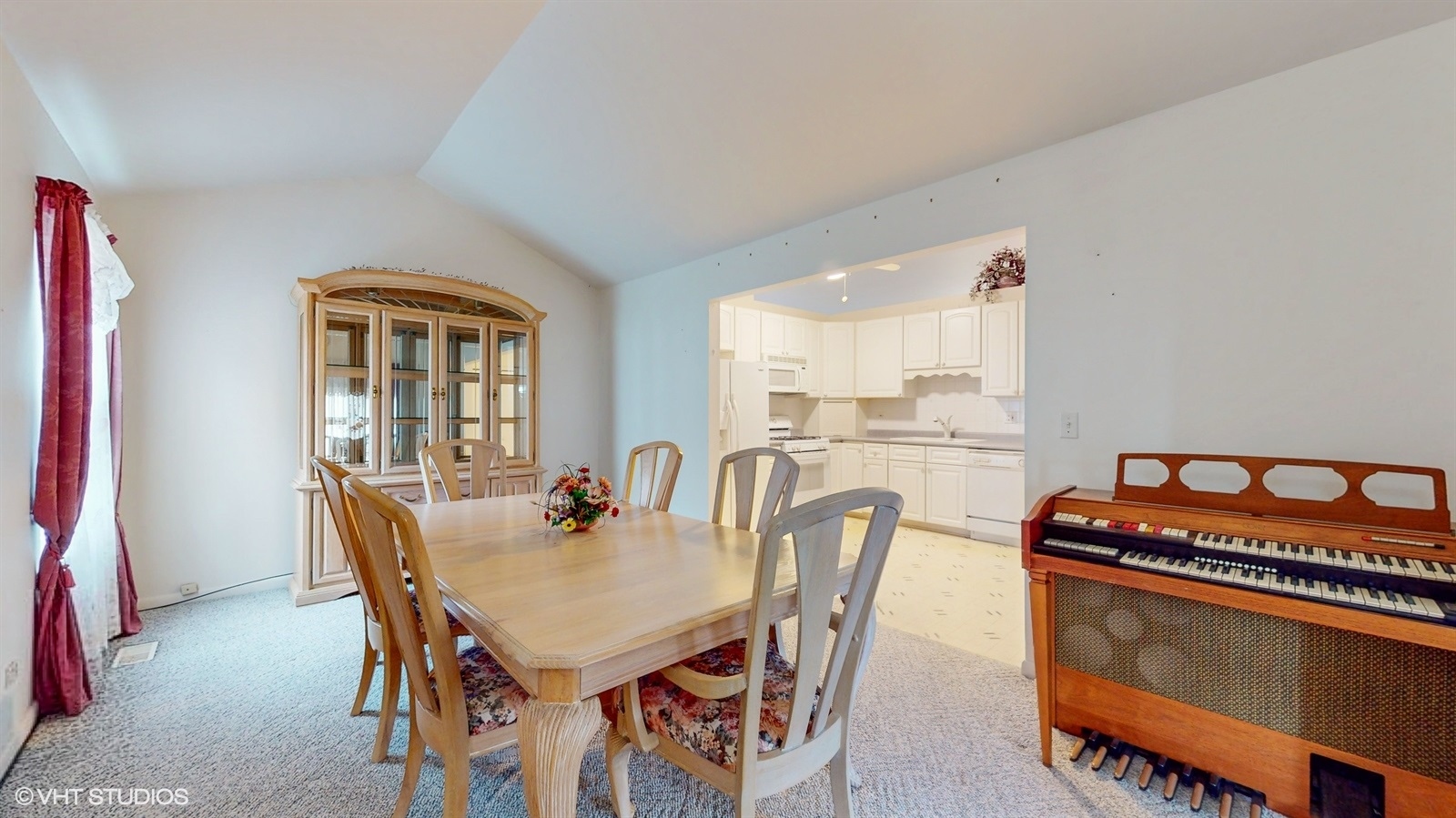6 Sandhurst Road Mundelein, IL 60060 - Photo 6 of 21 Gallery Image 6