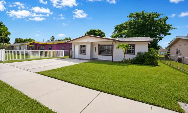 $435,995 | 417 Southwest 8th Avenue, Delray Beach, FL 33444