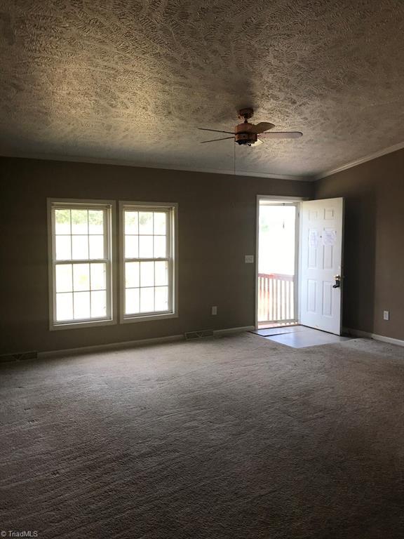 415 Spring Road Reidsville, NC 27320 - Photo 2 of 8 living room