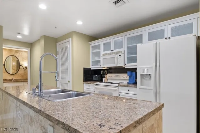 $2,600 | 30 Strada Di Villaggio, Unit 118, Henderson, NV 89011