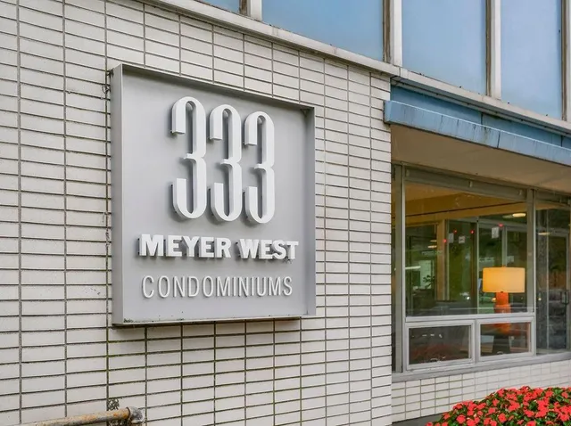 $165,000 | 333 West Meyer Boulevard, Unit 504, Kansas City, MO 64113