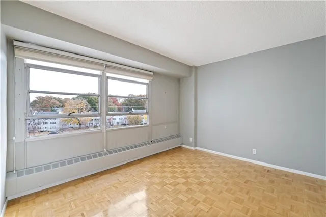 $165,000 | 333 West Meyer Boulevard, Unit 504, Kansas City, MO 64113