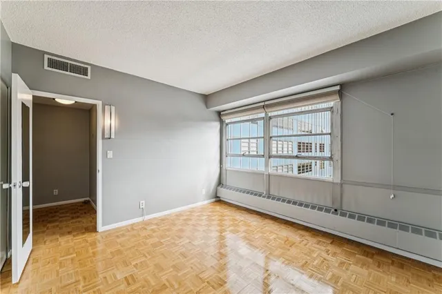 $165,000 | 333 West Meyer Boulevard, Unit 504, Kansas City, MO 64113