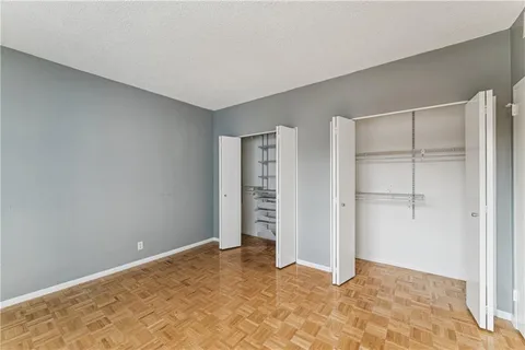 $165,000 | 333 West Meyer Boulevard, Unit 504, Kansas City, MO 64113