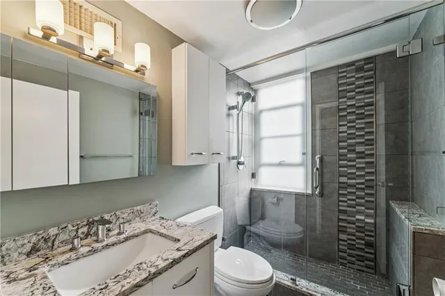 $165,000 | 333 West Meyer Boulevard, Unit 504, Kansas City, MO 64113