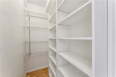 $165,000 | 333 West Meyer Boulevard, Unit 504, Kansas City, MO 64113