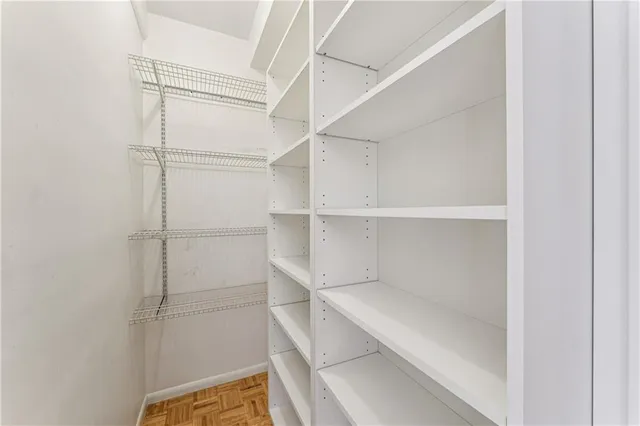 $165,000 | 333 West Meyer Boulevard, Unit 504, Kansas City, MO 64113