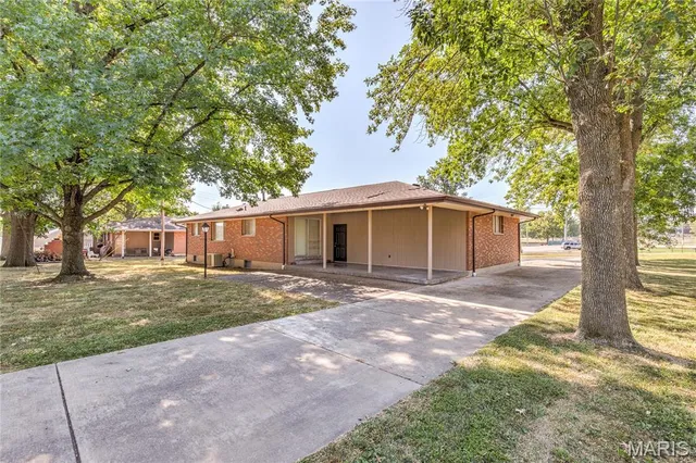 $425,000 | 2395 Charbonier Road, Florissant, MO 63031