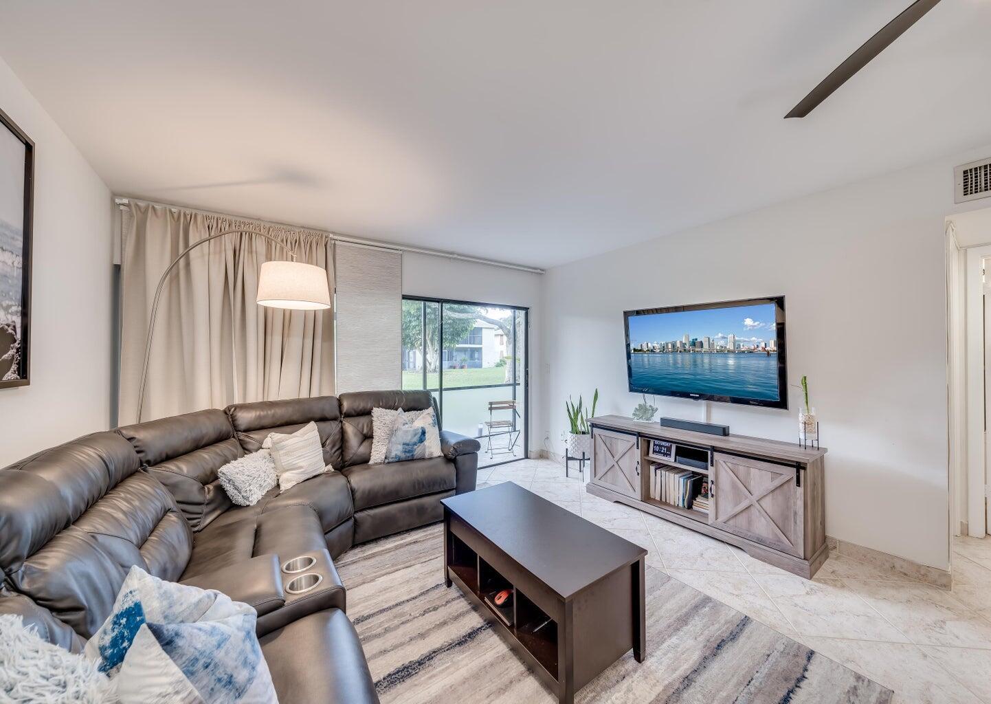 3939 Northeast 5th Avenue, Unit D103 Boca Raton, FL 33431 - Photo 8 of 22 20250603005849032668000000-o