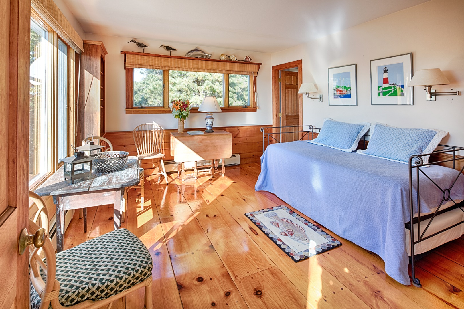 24 Litchfield Road Edgartown, MA 02539 - Photo 14 of 18 a bed sitting in a bedroom next to a window