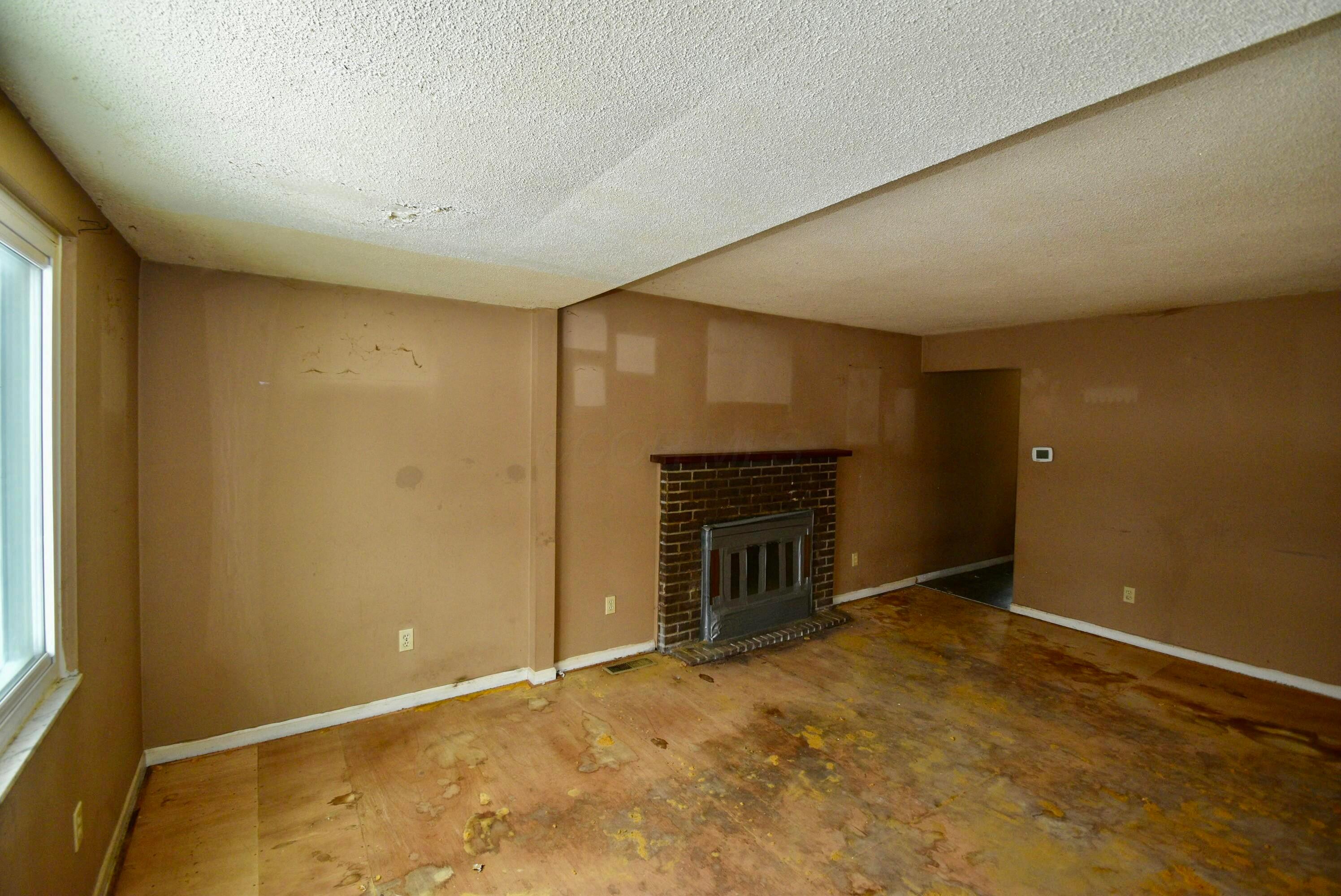 1828 Ferris Road Columbus, OH 43224 - Photo 5 of 19 tempImageCHlBif