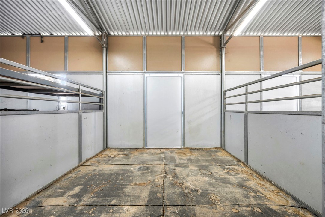 12652 Kyle Canyon Road Las Vegas, NV 89166 - Photo 33 of 50 4 stable with water