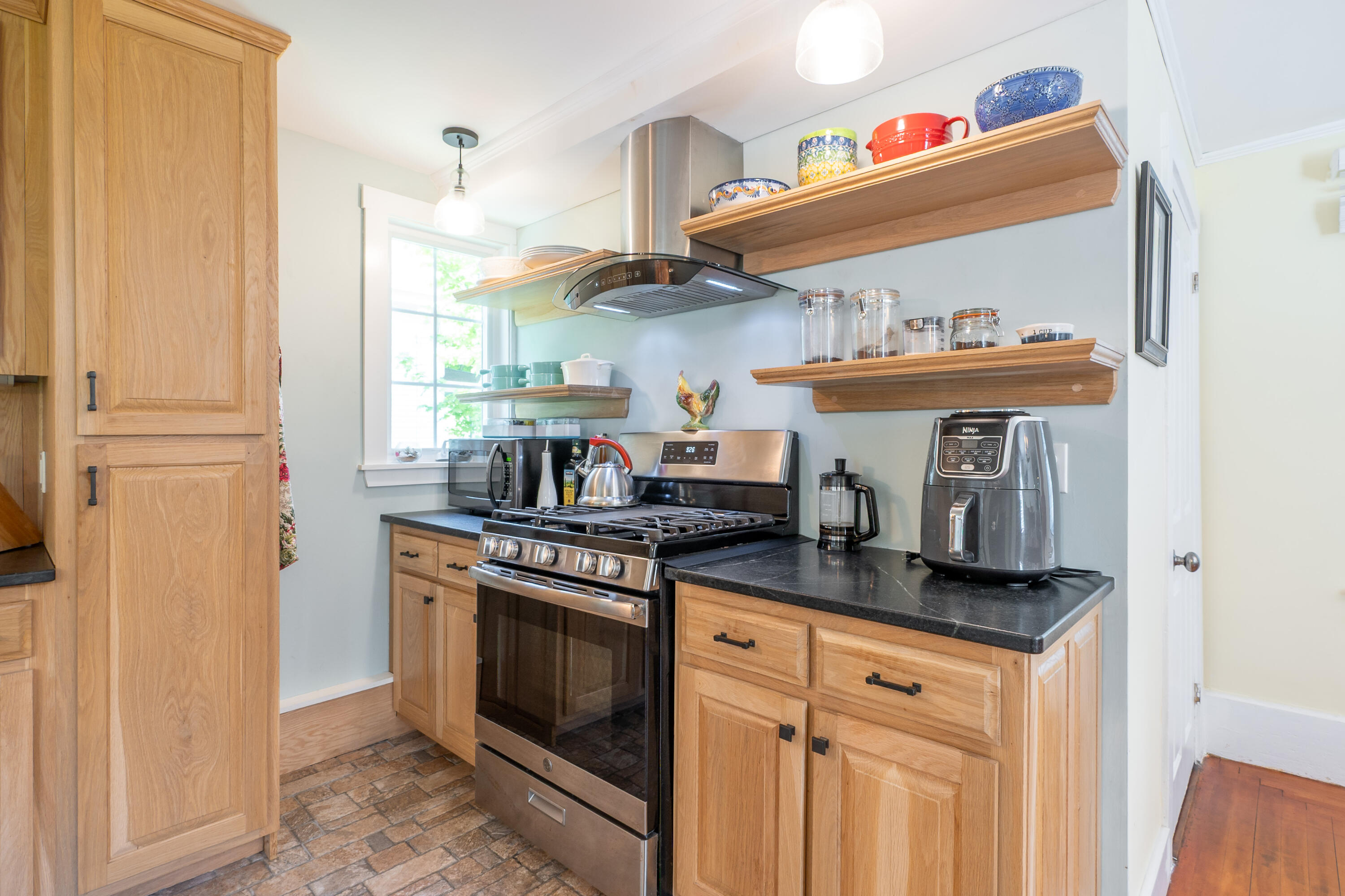 538 Ocean Point Road Boothbay, ME 04544 - Photo 7 of 40 Kitchen B