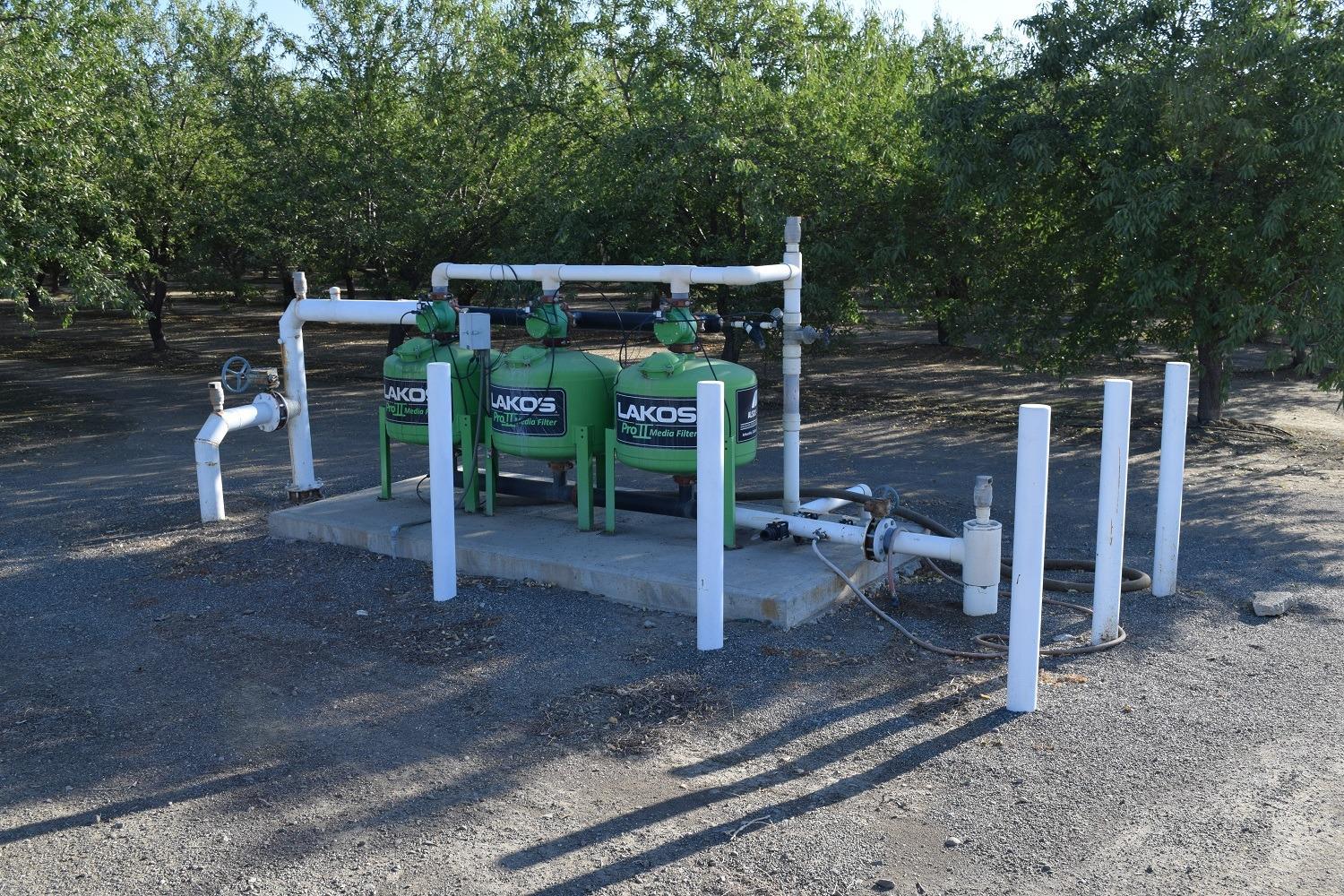 863 Wildwood Road Arbuckle, CA 95912 - Photo 14 of 14 a view of a chairs and table in the patio