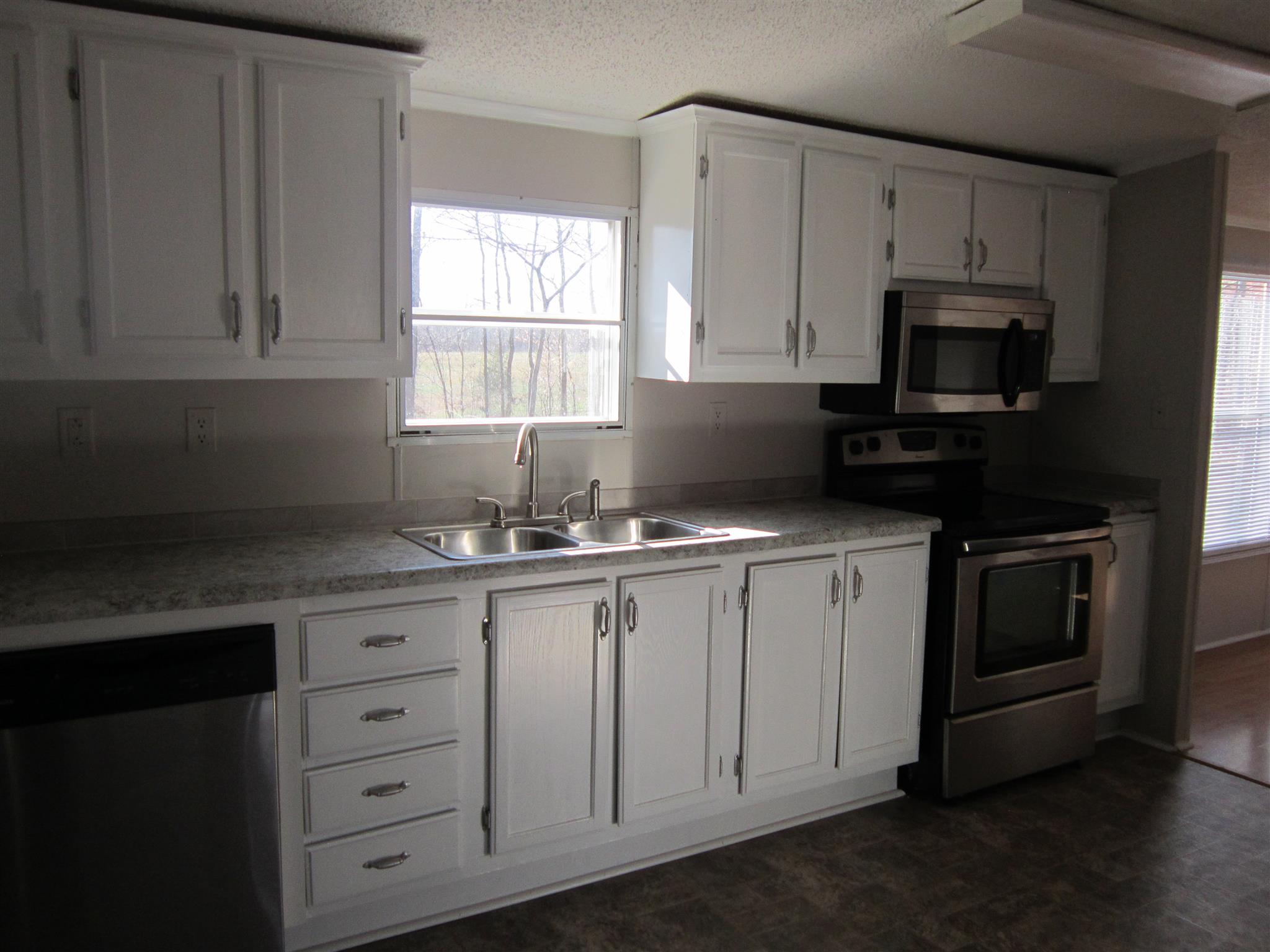 7919 East Plunders Creek Road Dickson, TN 37055 - Photo 3 of 21 stainless appliances included