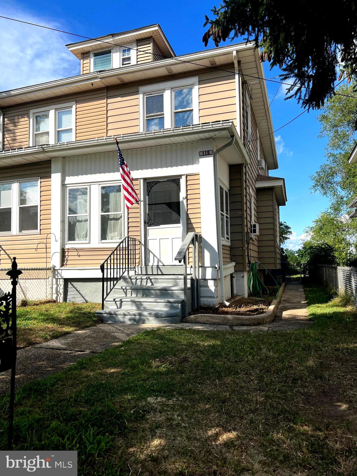 115 Kossuth Street Riverside, NJ 08075 - Photo 2 of 31
