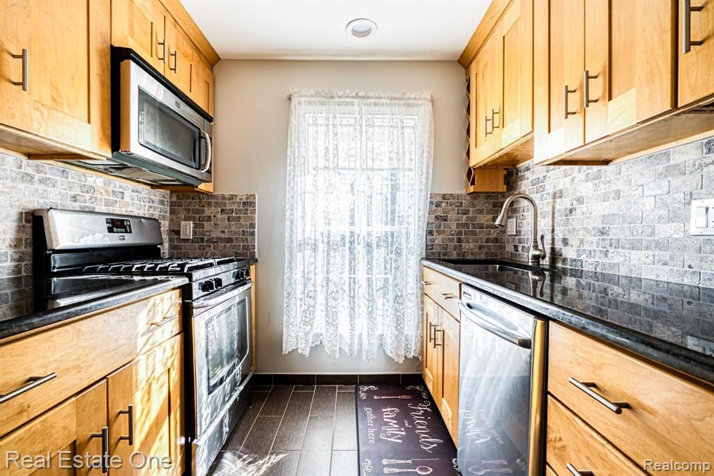 205 Romeo Road Rochester, MI 48307 - Photo 8 of 25