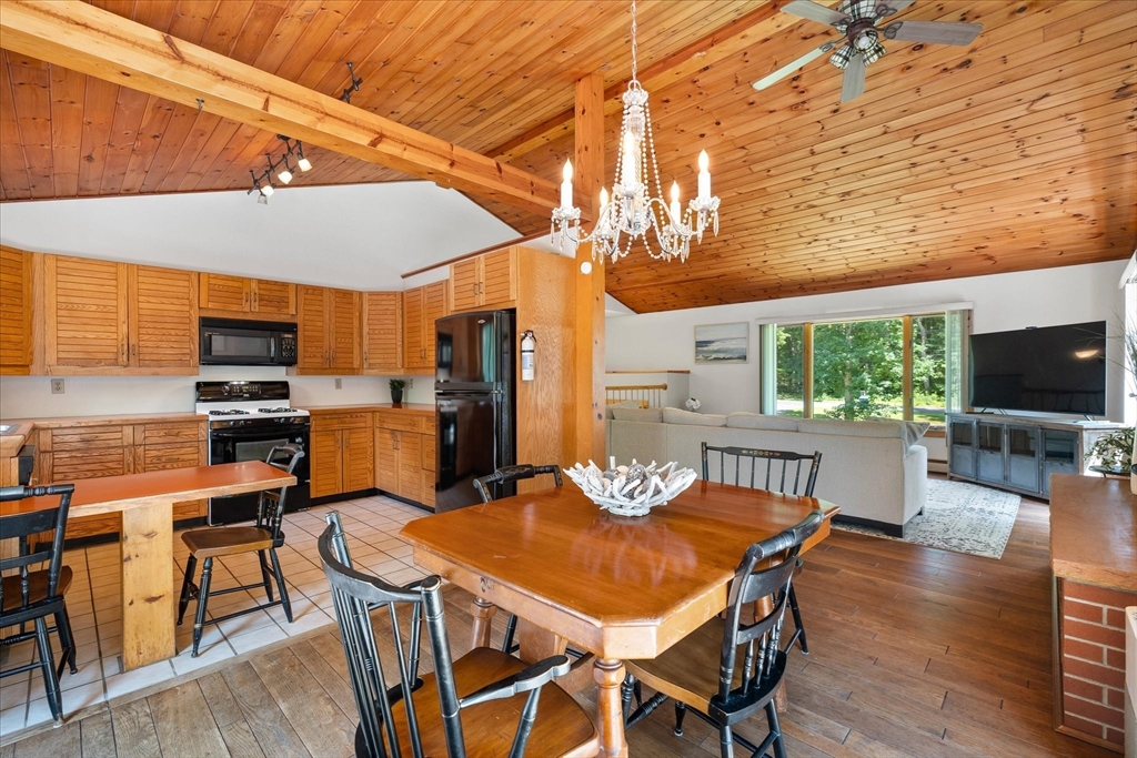 36 Heywood Road Sterling, MA 01564 - Photo 8 of 37