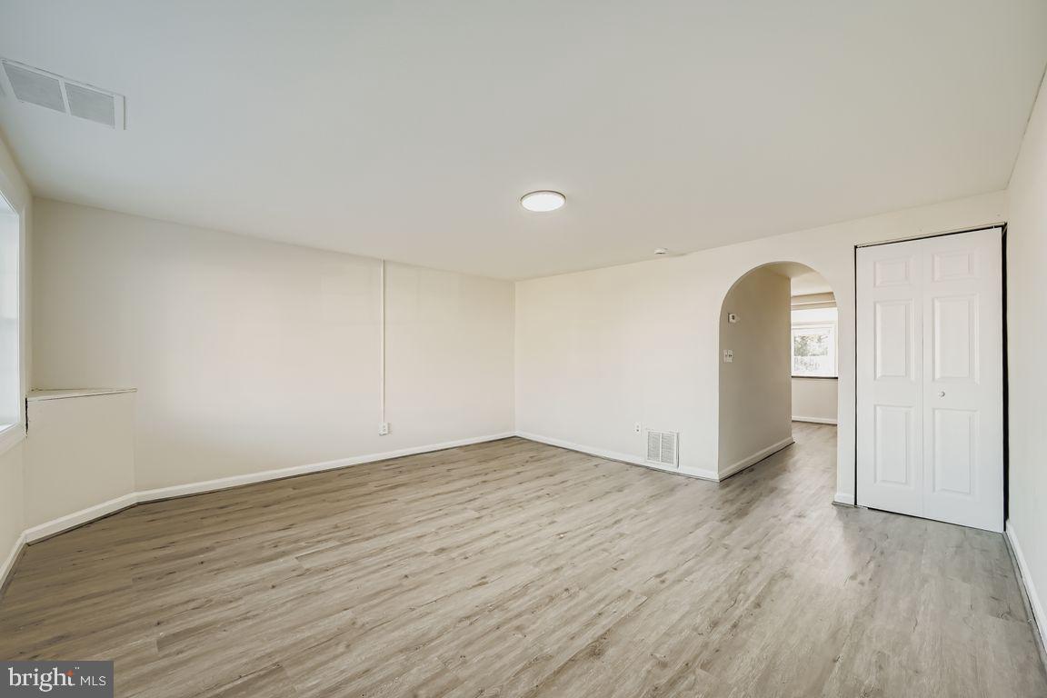 2725 Yarnall Road Baltimore, MD 21227 - Photo 5 of 21 Spacious LR