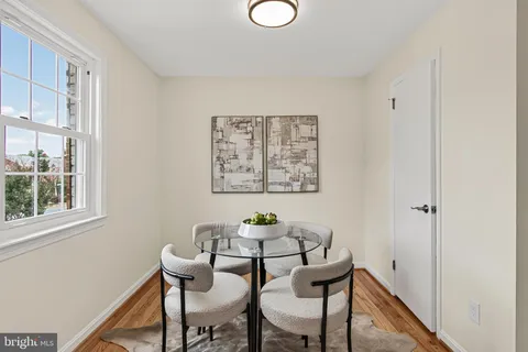 $850,000 | 19 South Abingdon Street, Arlington, VA 22204