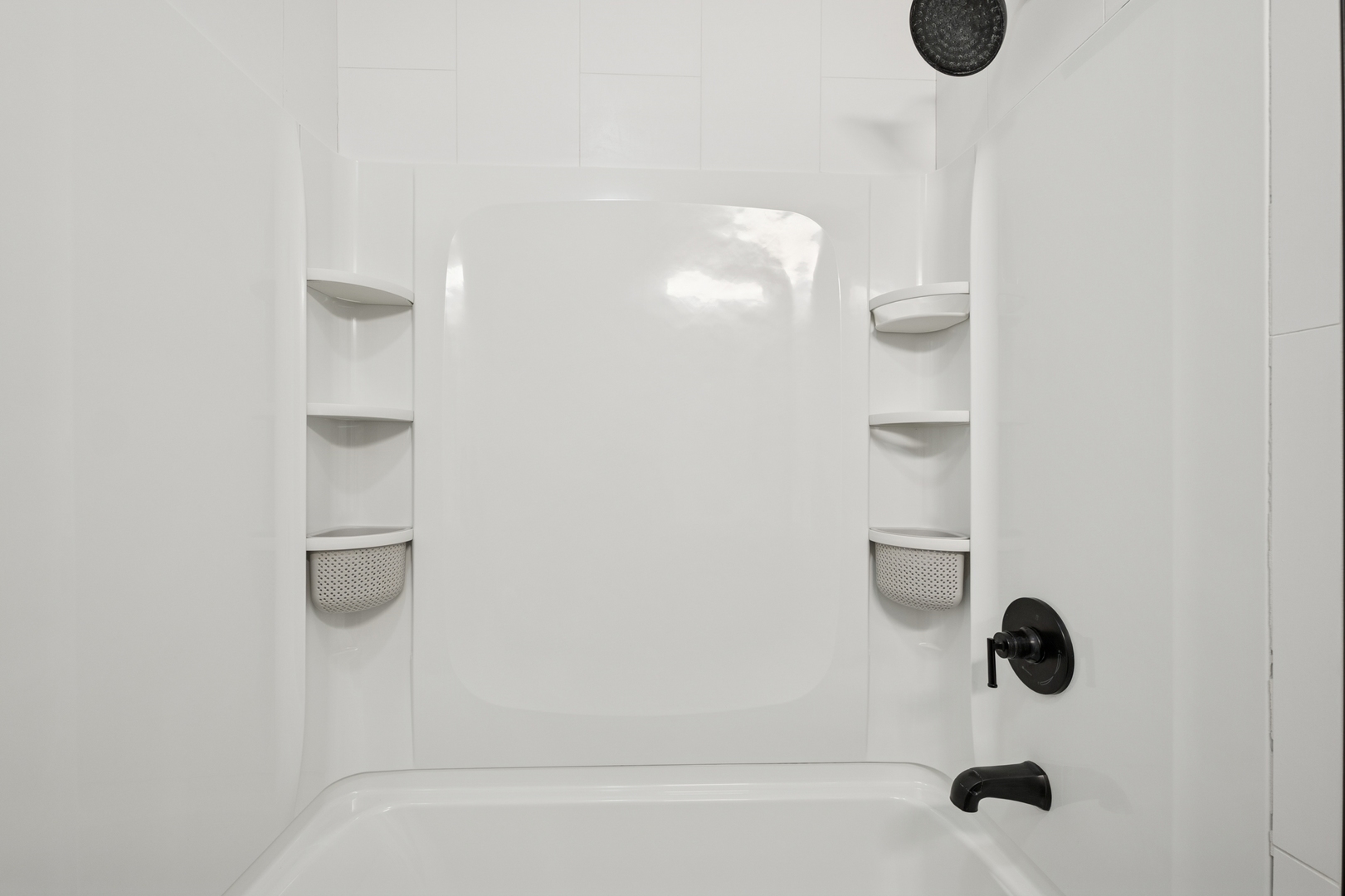 9635 South Forest Avenue, Unit 2 Chicago, IL 60628 - Photo 5 of 12 a bathroom with a shower