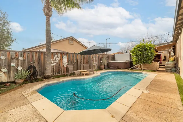 $799,000 | 408 Griffin Way, Winters, CA 95694