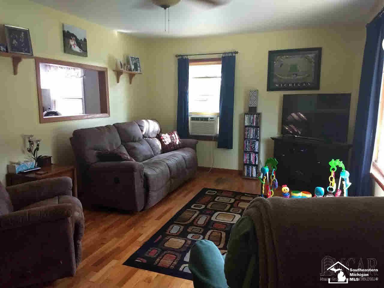 473 Ida Maybee Road Monroe, MI 48161 - Photo 3 of 12