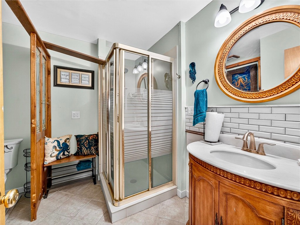 1855 North Union Street Parma, NY 14559 - Photo 17 of 49 1st floor full batroom