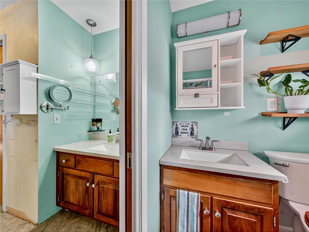 1855 North Union Street Parma, NY 14559 - Photo 24 of 49 Primary full bathroom with separate sinks