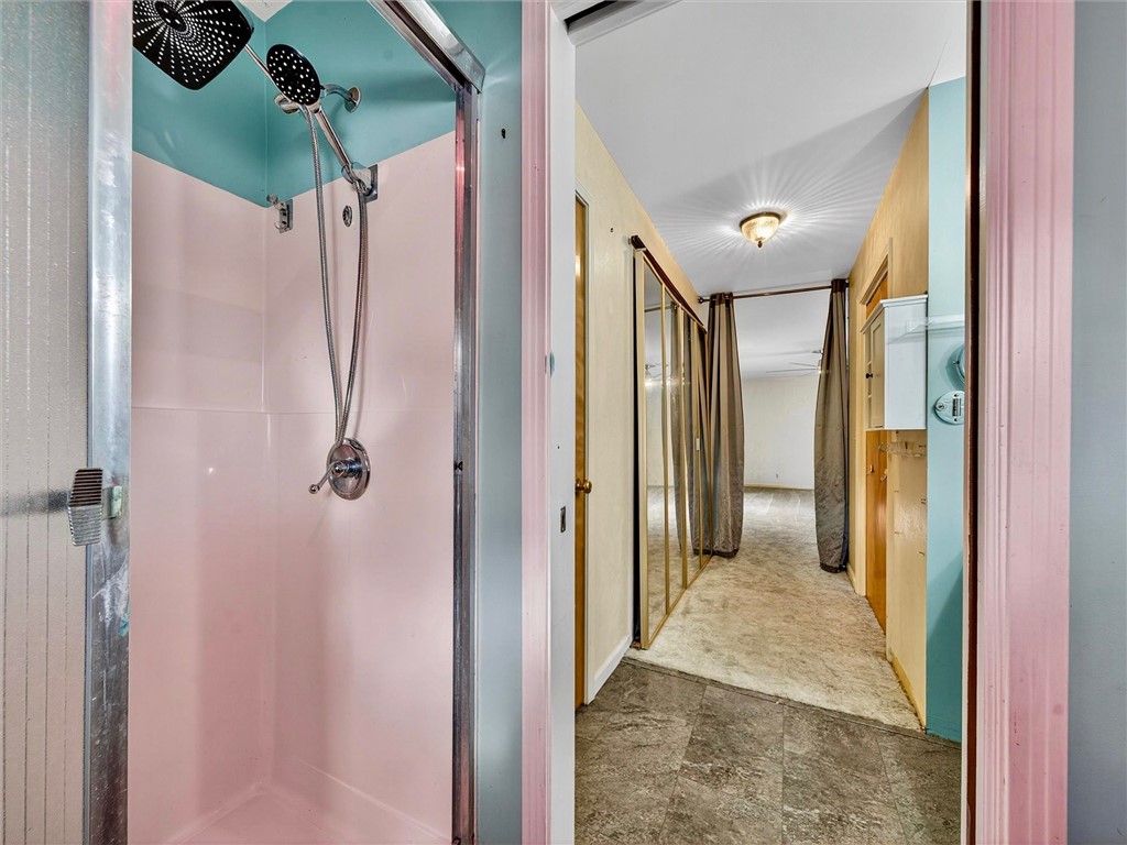 1855 North Union Street Parma, NY 14559 - Photo 25 of 49 Primary full bathroom